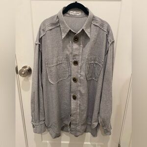 Dolce and Gabbana. Men’s LG long sleeve grey. Great condition